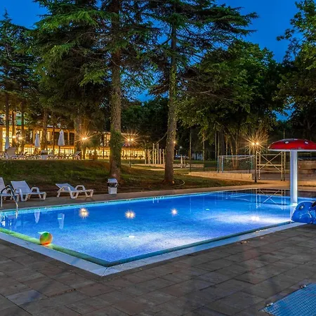 Hotel Queen Nelly Park