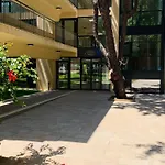 куин нели парк