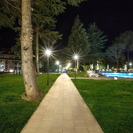 Queen Nelly Park Hotel