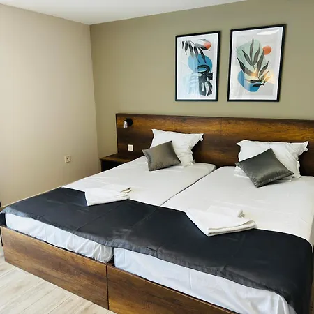 Queen Nelly Park Hotel