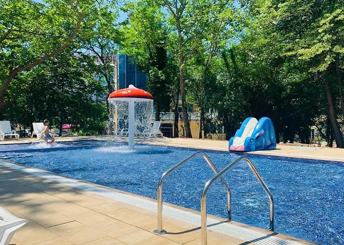 Queen Nelly Park كيتن