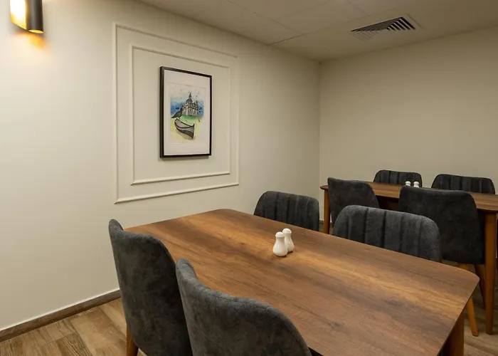 فندق Queen Nelly Park كيتن