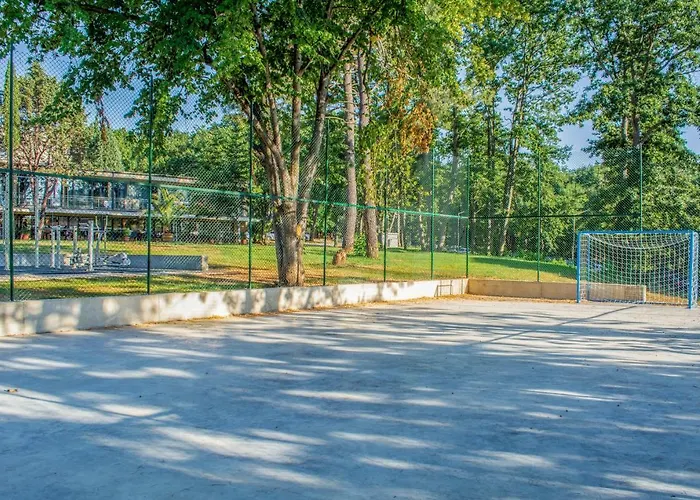 Queen Nelly Park فندق