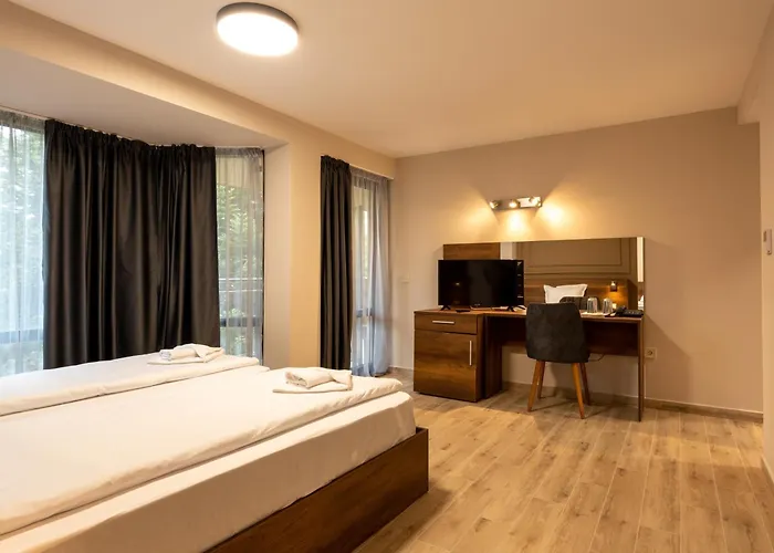 Queen Nelly Park 4* كيتن