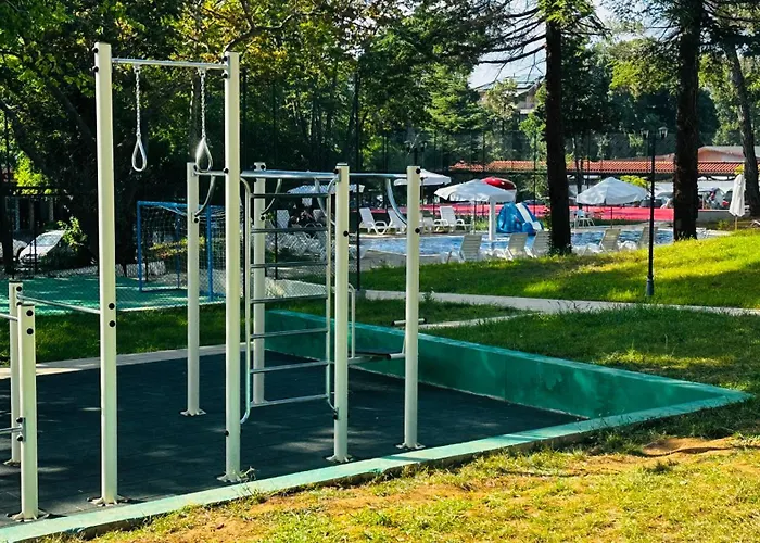 Hotel Queen Nelly Park 4*