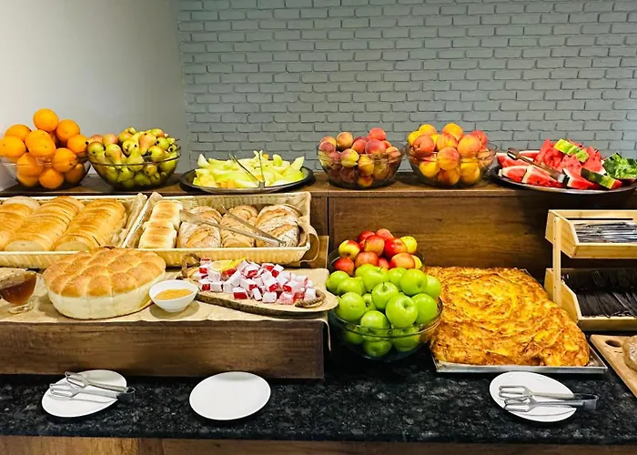 Queen Nelly Park فندق