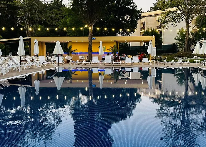 Queen Nelly Park 4* كيتن