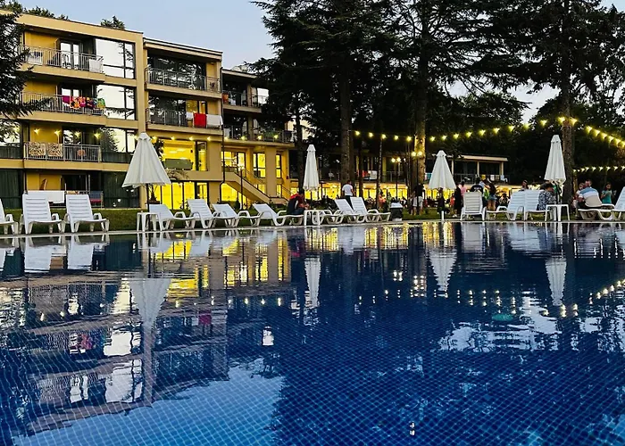 فندق Queen Nelly Park كيتن