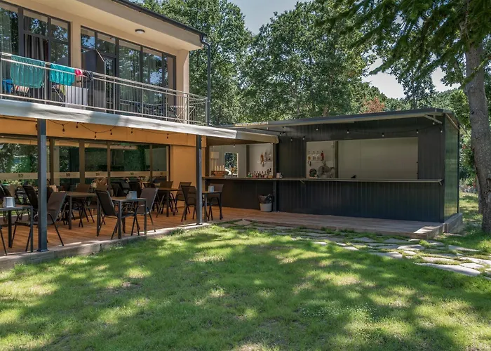 Hotel Queen Nelly Park