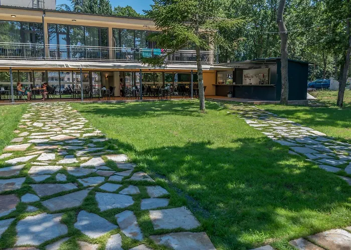 Queen Nelly Park 4* كيتن