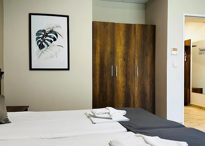 Queen Nelly Park 4* كيتن