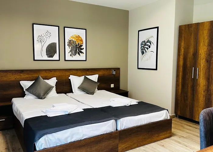 فندق Queen Nelly Park 4*