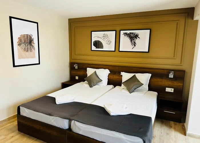 Queen Nelly Park كيتن