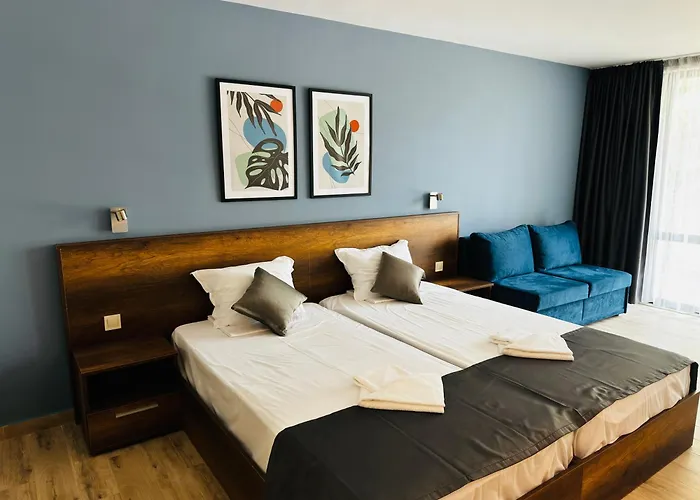 Queen Nelly Park Hotel